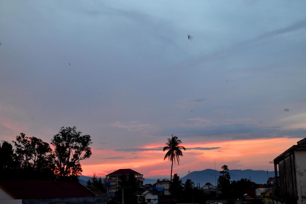 Bird'S Nest Albergue Kampot Exterior foto